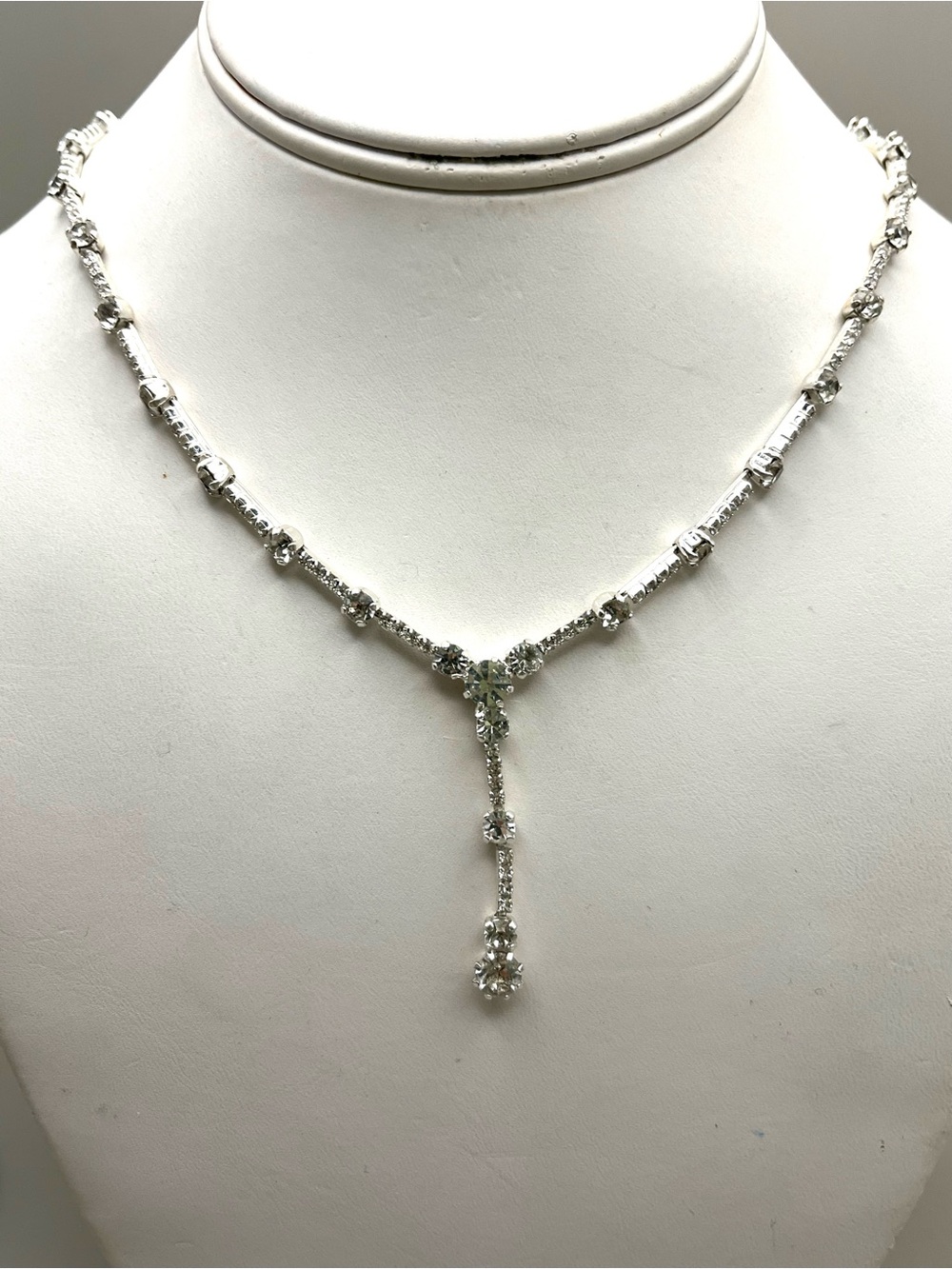 Vintage Silver Tone Y Drop Crystal Rhinestone Lariat Necklace Wedding Bridal